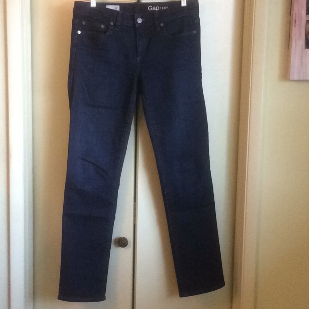 GAP Jeans size 28r